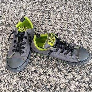 EUC Converse All Star sneakers